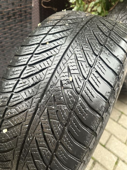 Set 4 Anvelope Iarna 245 45 r18 Goodyear UltraGrip Performance
