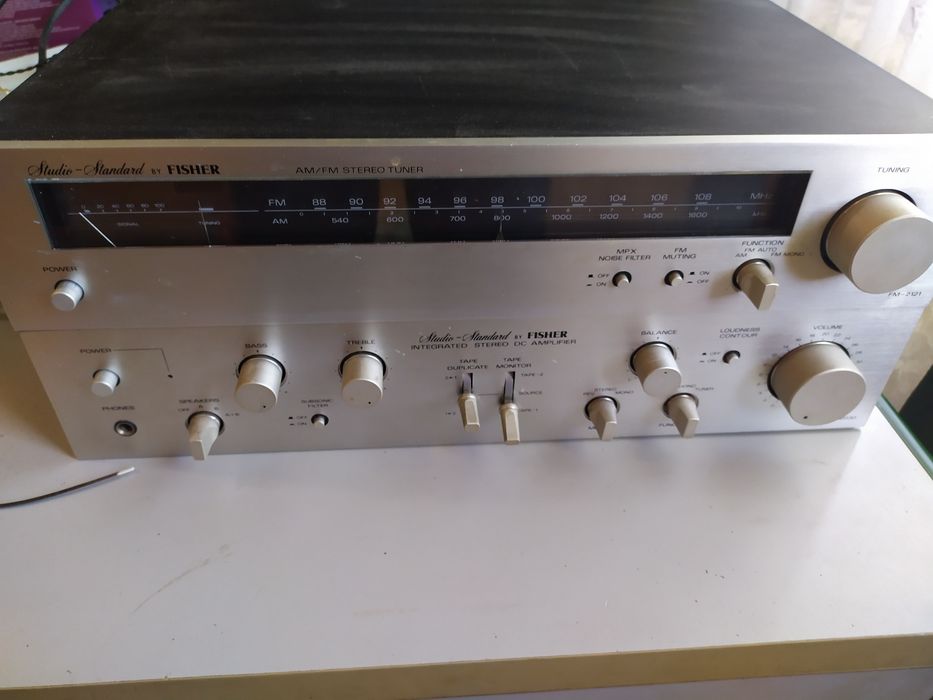 усилвате и тунер FISHER ca2030 fm 2121