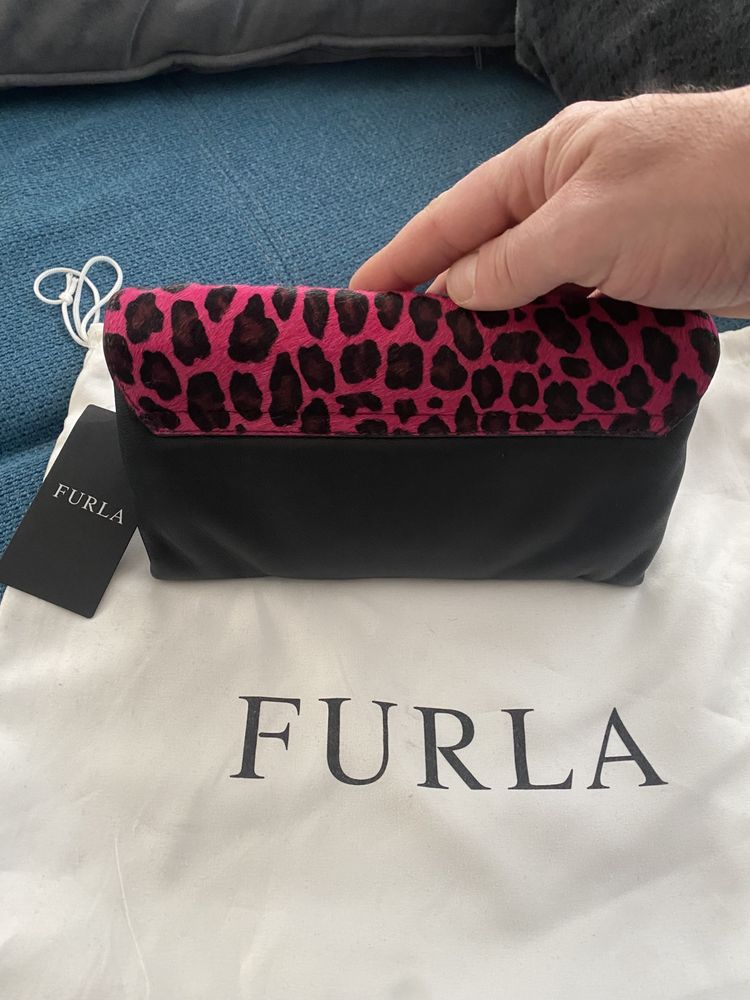 Furla crossbody.100% ориг. С етикет, паспортче, прахова торба.Нова