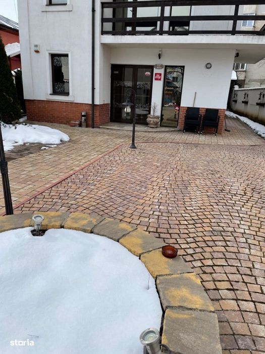 Campina - Spatiu comercial - 570mp - 440000 Euro