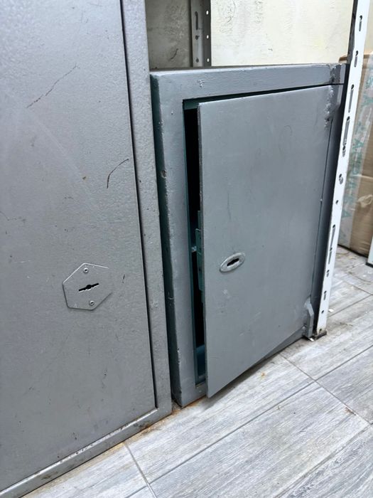 Метална каса сейф