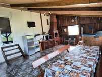 Cabana de închiriat fara vecini cu ciubar si masa de biliard
