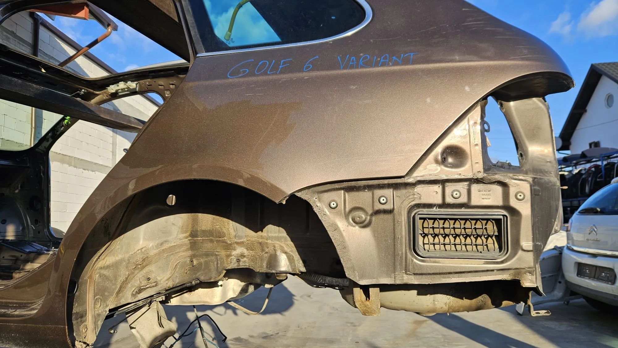 aripa stanga spate  vw golf 6 variant break combi