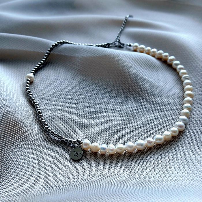 Колие с естествени перли и неръждаема стомана