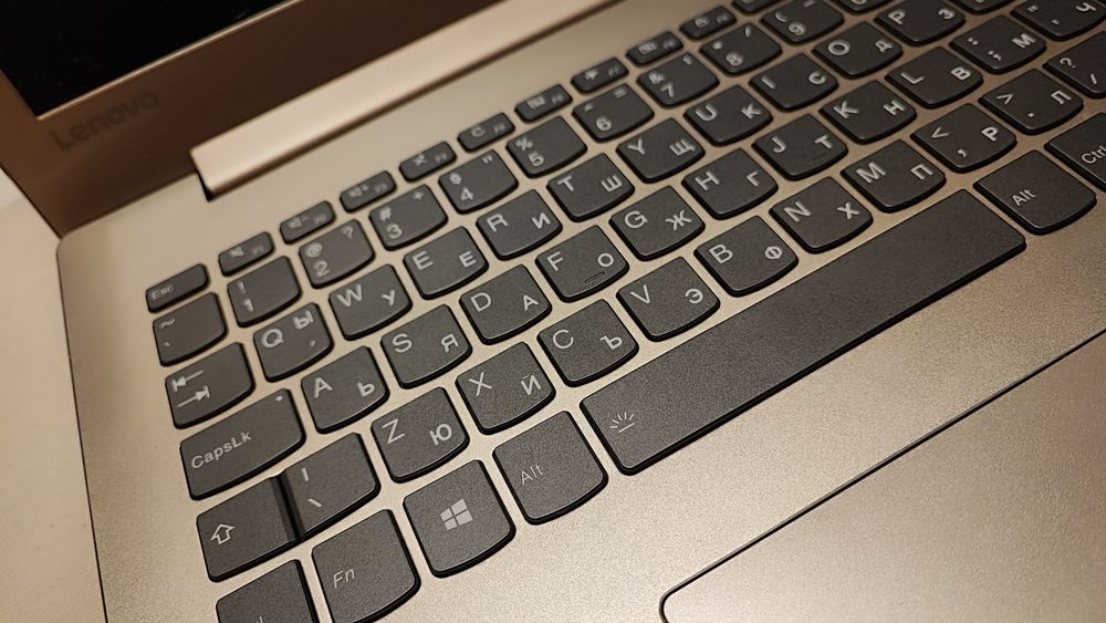 Леново/ LENOVO Ideapad 15,6" + подаръци