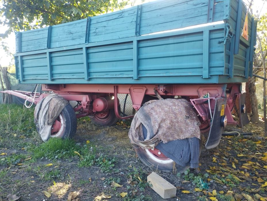 Remorca tractor basculabila si plug 2 brazde