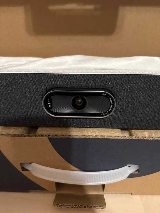 Sistem videoconferinta professional Poly V12