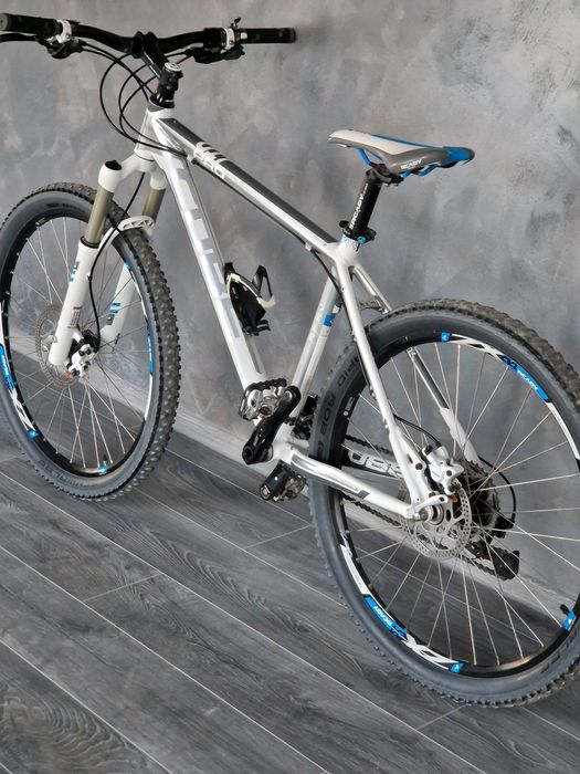Bicicleta Mountain Bike Cube