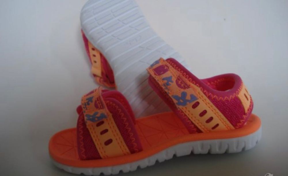 Clarks детски сандали номер 22(5.5F)