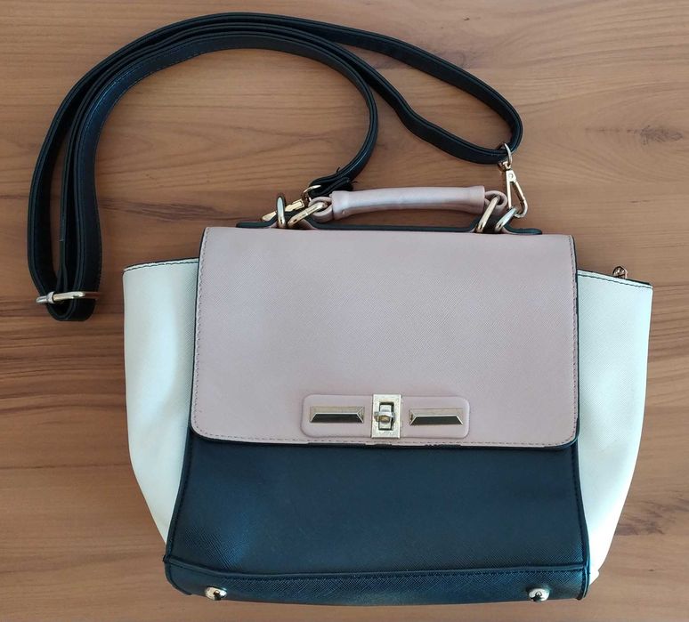 Стилна дамска чанта