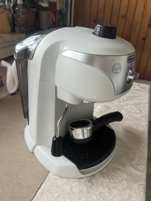 Еспресо машина DeLonghi EC221