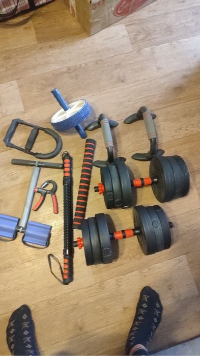 Продам спортивный инвентарь ,