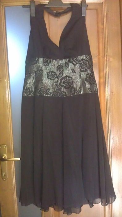 Vând sau schimb rochie de ocazie Falla Collection