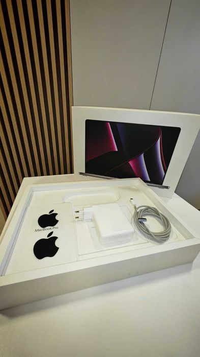 macbook Pro 16 inch