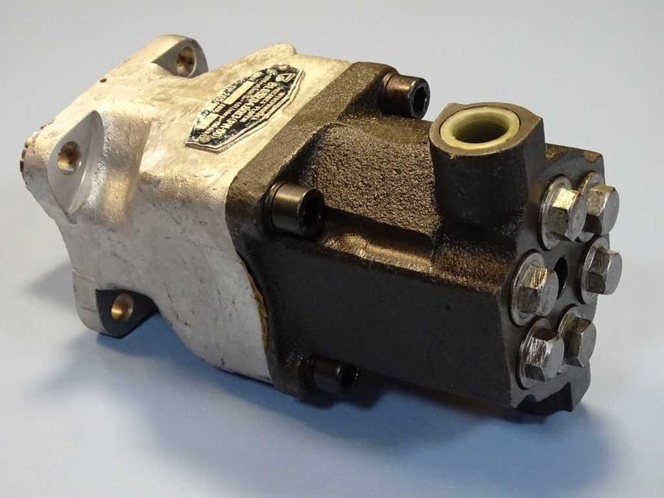 Хидравлична помпа 6-бутална аксиална UMP81.65704 PM-00 265/1X