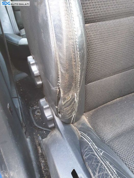 Scaun Piele Perforata Dreapta Fata Fara Incalzire Skoda Octavia 2 VRS 2004 - 2013 [C6454]