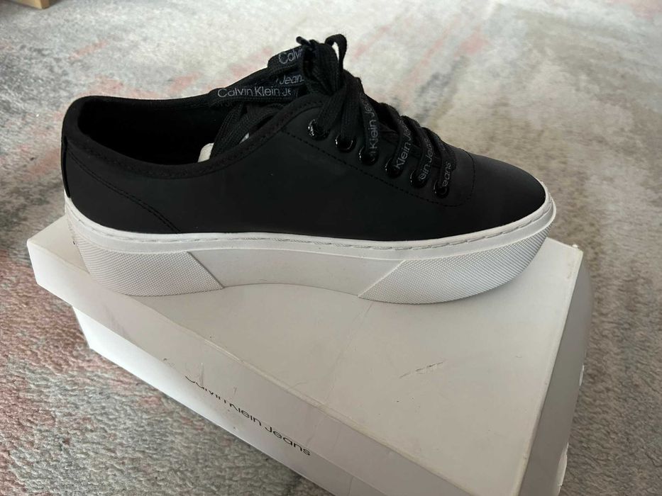 Calvin Klein Cupsole Flatform Laceup 38