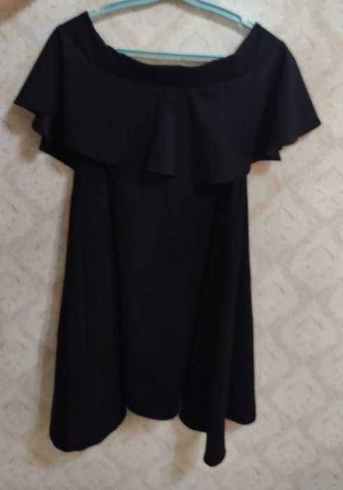 Платья черные вечерние