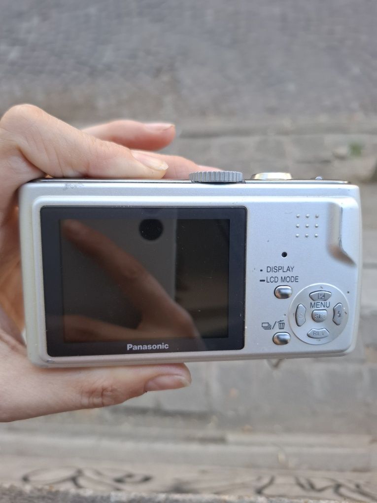 Компактен дигитален фотоапарат PANASONIC LUMIX TZ1