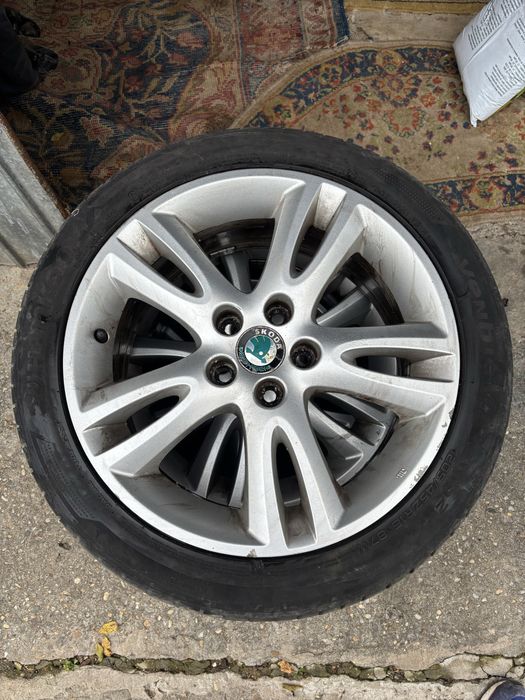 Jante Aliaj Skoda cu cauciuri de vara 205/45/R16