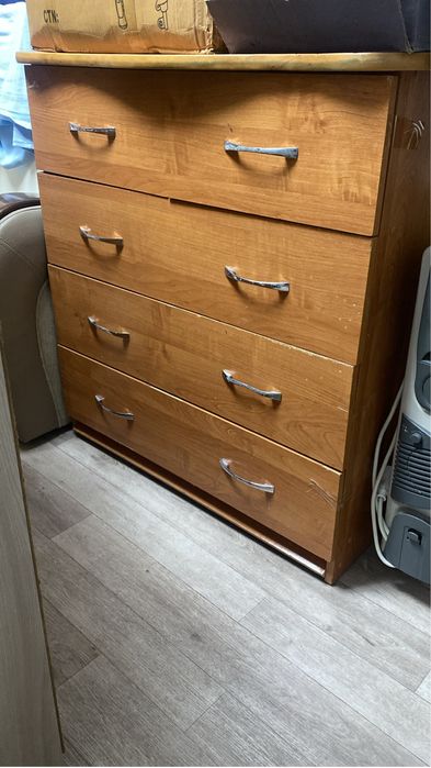 Продам два комода. Деревянные. С телескопическим механизмом