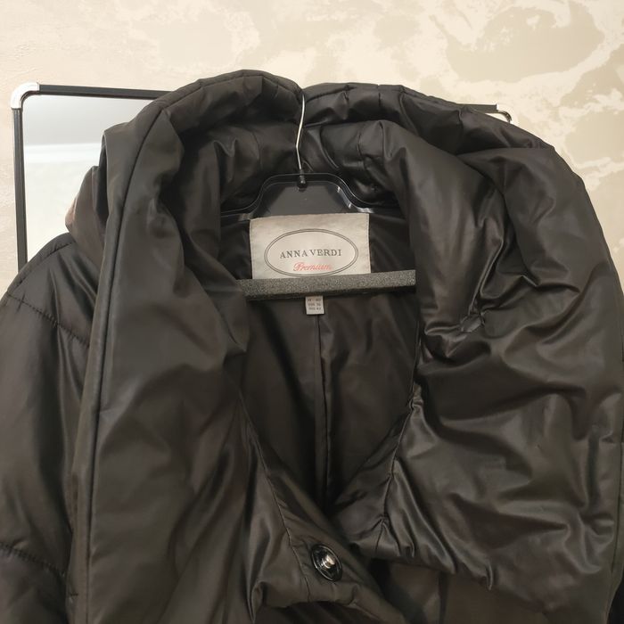 Продам демисезонную куртку Anna Verdi