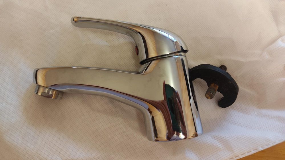 Смесител за мивка Vidima