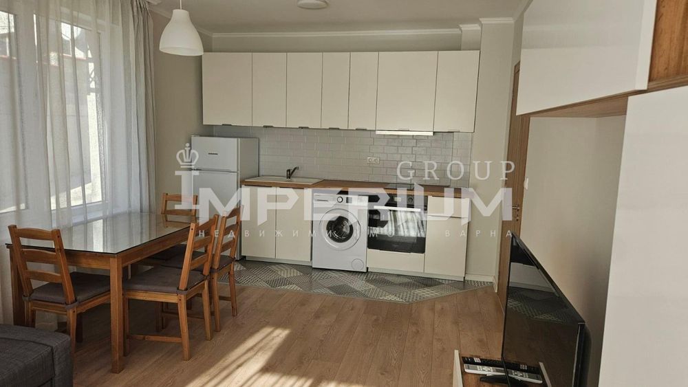 Дава се под наем Двустаен апартамент в Варна, Бриз - 80 кв.м за 408 € - Снимка #1