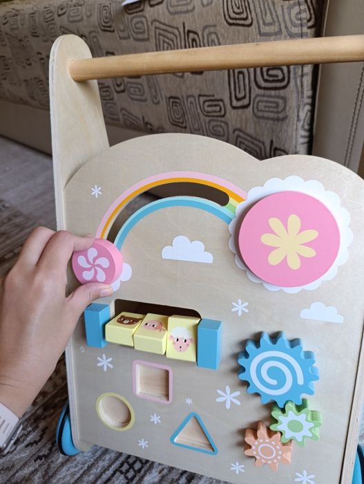 Antemergatoar din lemn cu activitati