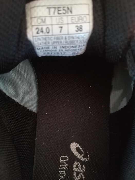 Adidași Asics nr 38 dama