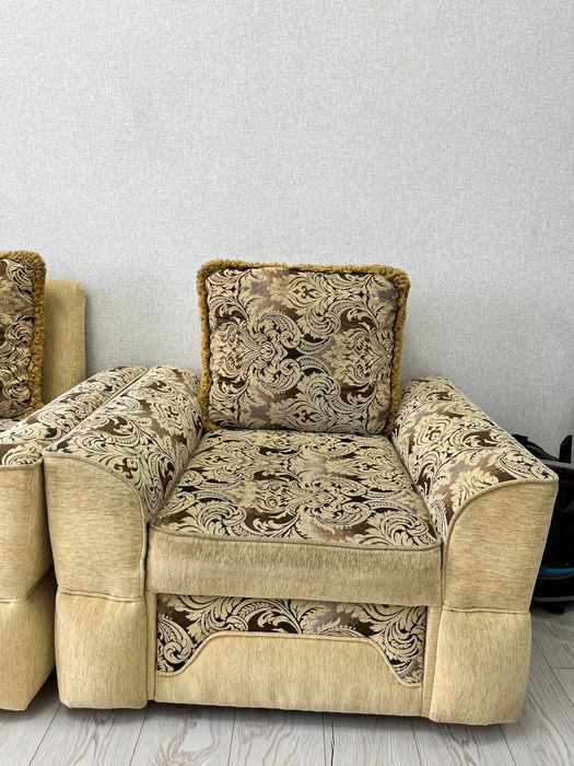 Продается Диван с креслом