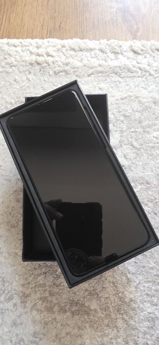 Samsung Galaxy S21 plus.