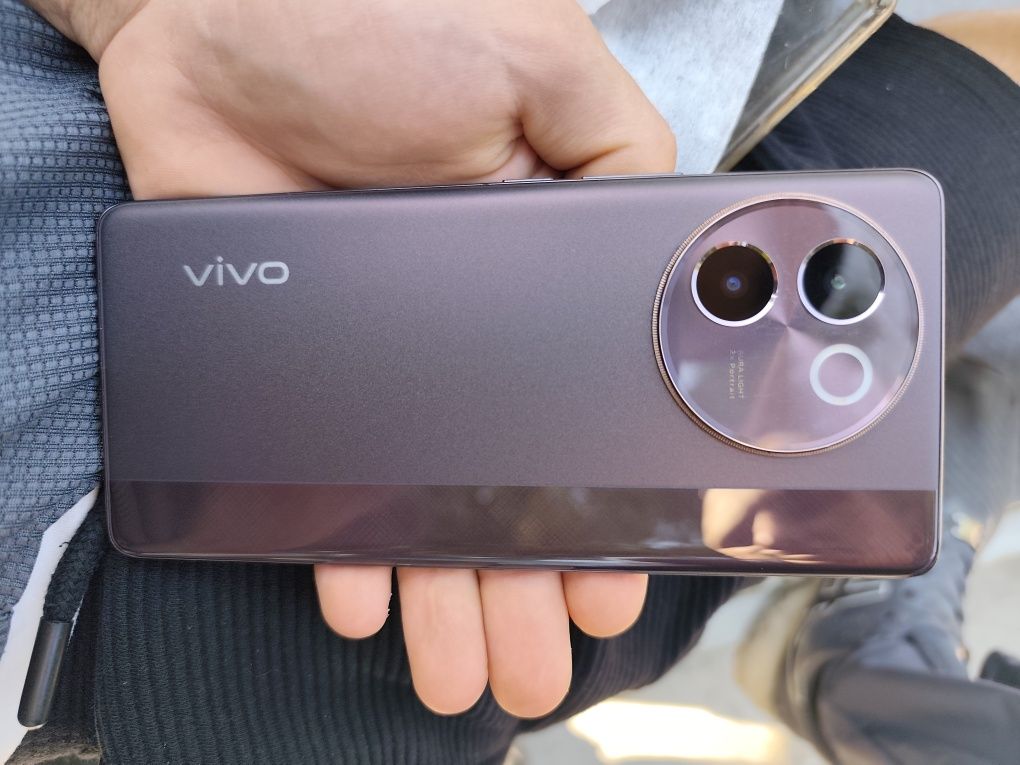 Телефон Vivo v30e 12 256