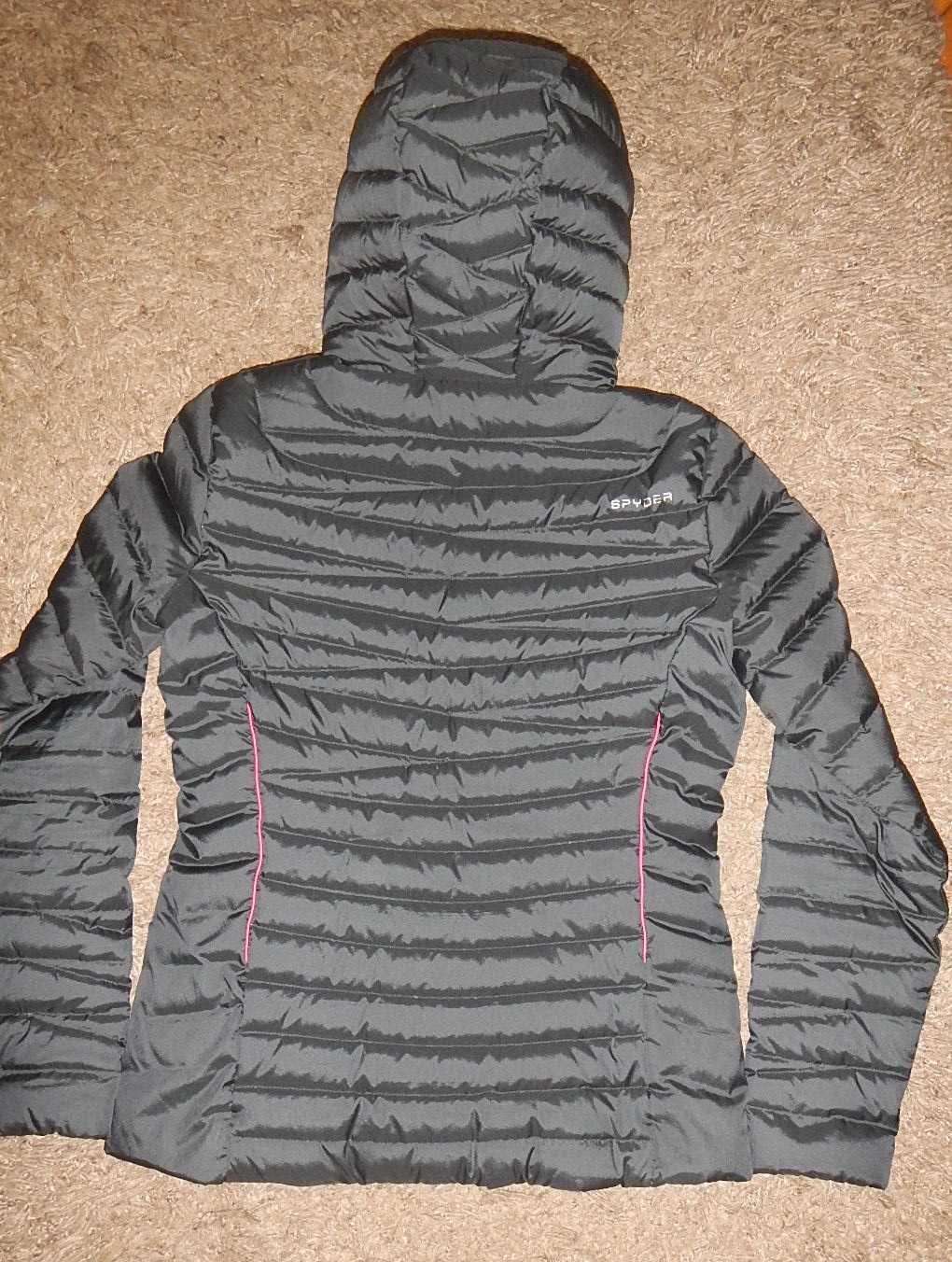 Geaca de puf Spyder Timeless Hoody 700 cu sac de compresie. M-Women.