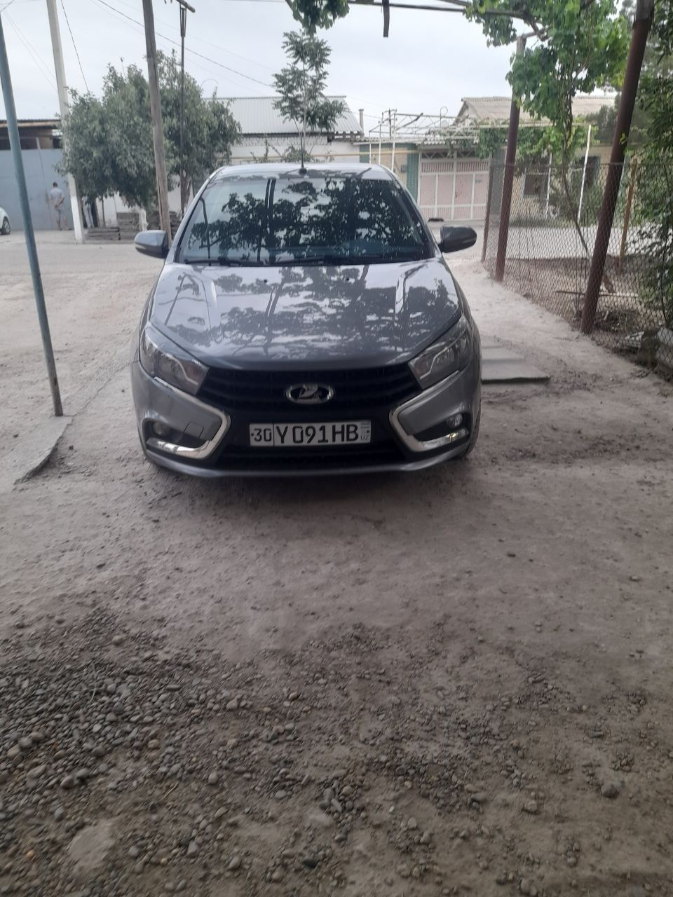 Lada Vesta moshini tez sotiladi. Narxi kelishiladi yana.