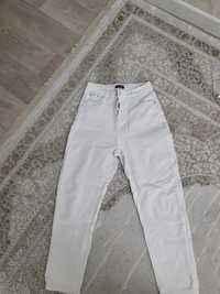 Белые брюки 29размер