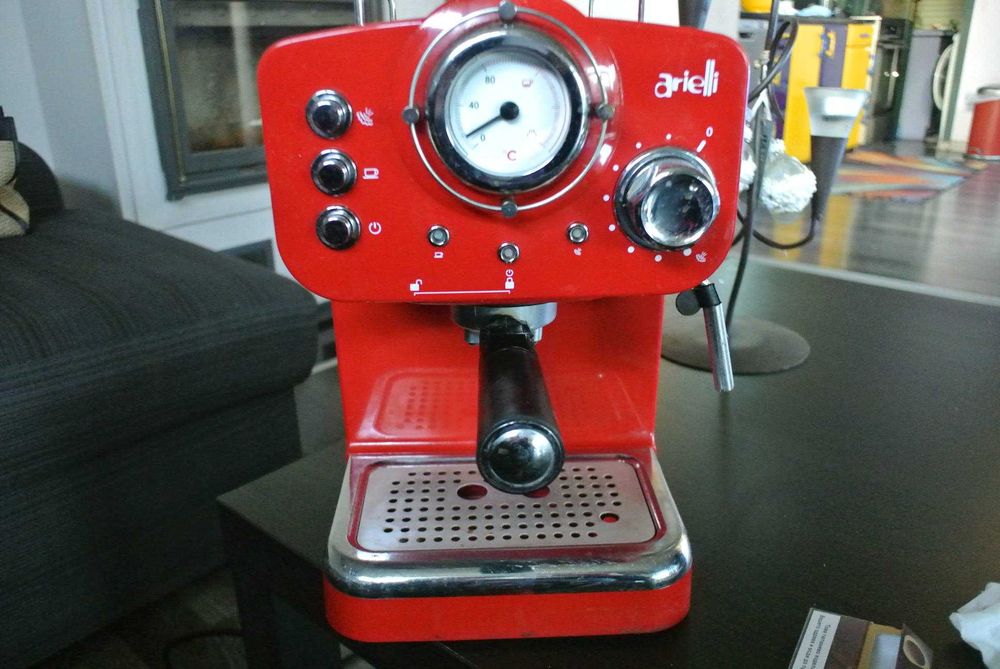 Кафемашина ARIELLI KM-501R Еспресо, използвана