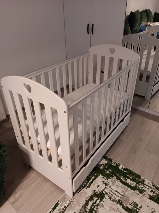 Pat bebelusi multifuncțional din lemn de pin