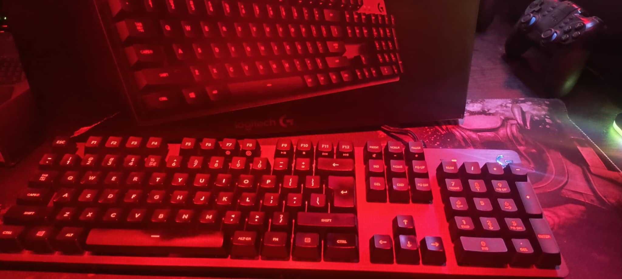 Продавам клавиатура Logitech G413 carbon
