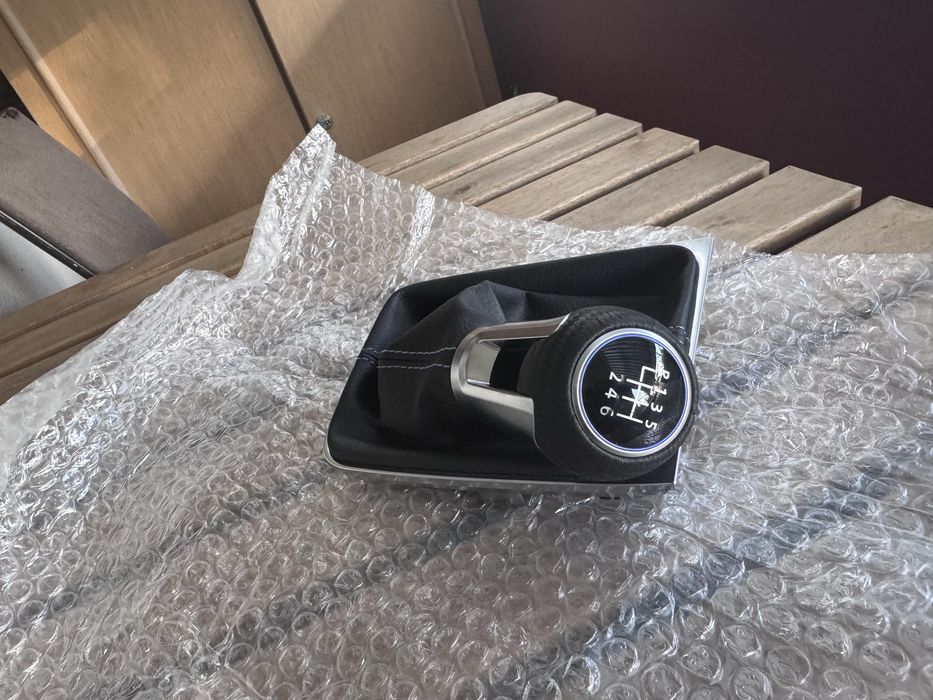 Schimbator golf 7 R original nou cu un mic defect.