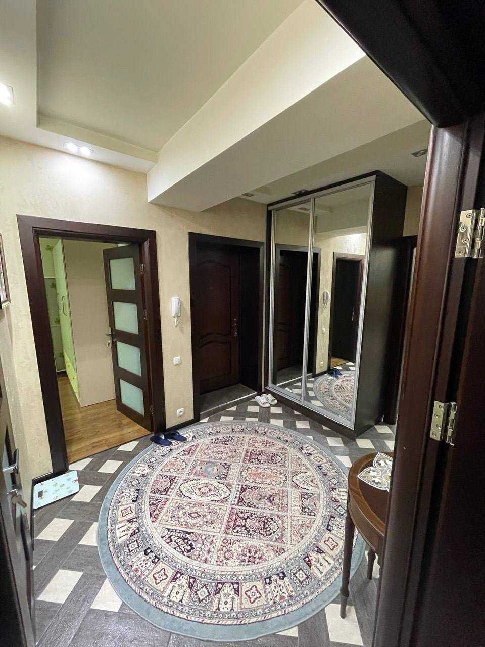 Ц-2 Алайский 4(3)-комн 4/4 100 м² кирпич евроремонт мебель/техника