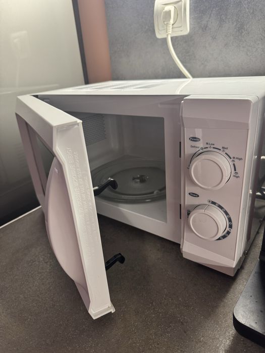 Микровълнова SANG M20D5 700.0 W, 20.00