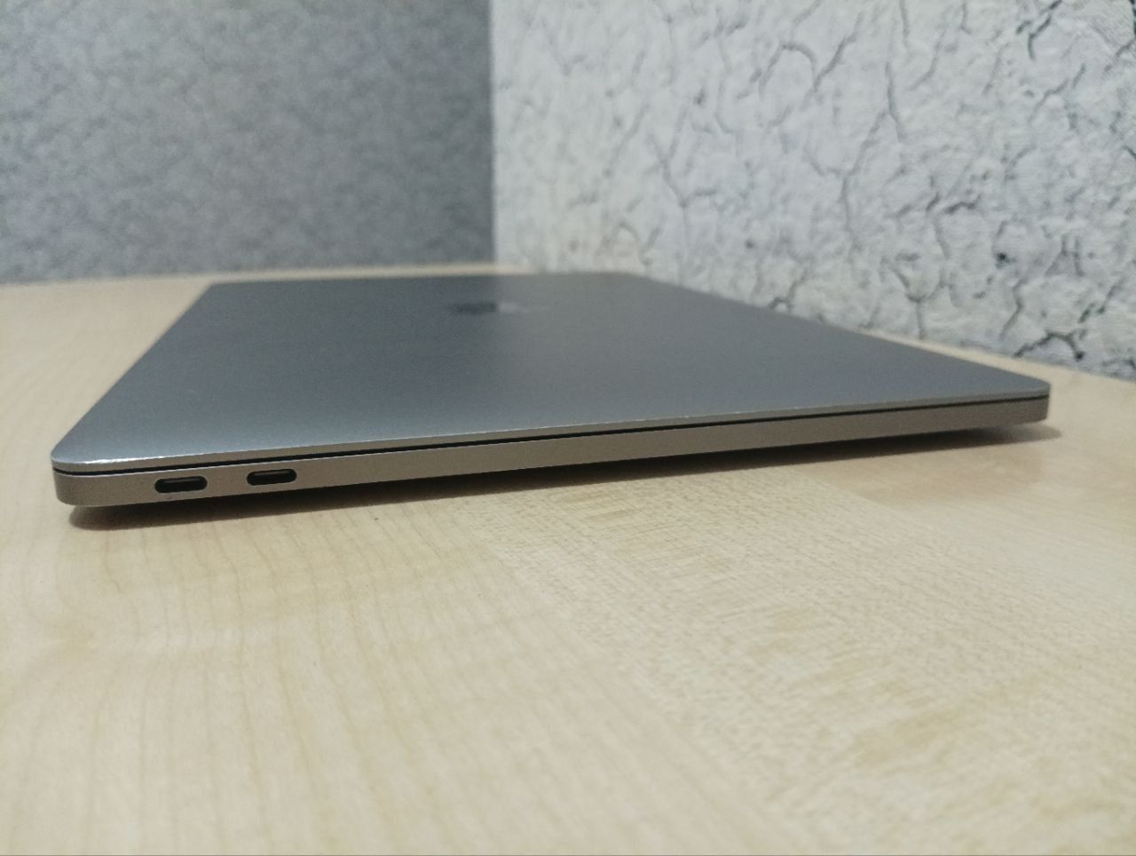 MacBook Pro Late 2016 13,3" Retina/Intel CORE™ i5/8GB/256GB/Intel Iris
