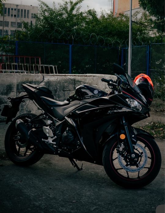 Motocicleta Yamaha R3