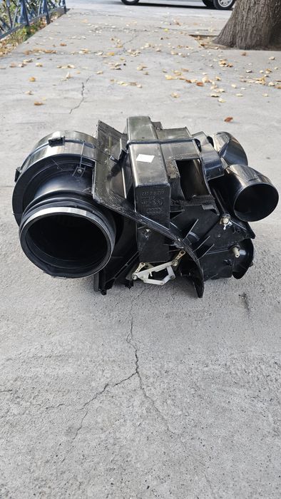 В продаже корпус печки под климат контроль на Ауди а6 с4