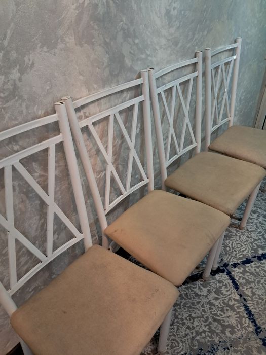 Стулья для кухни зала