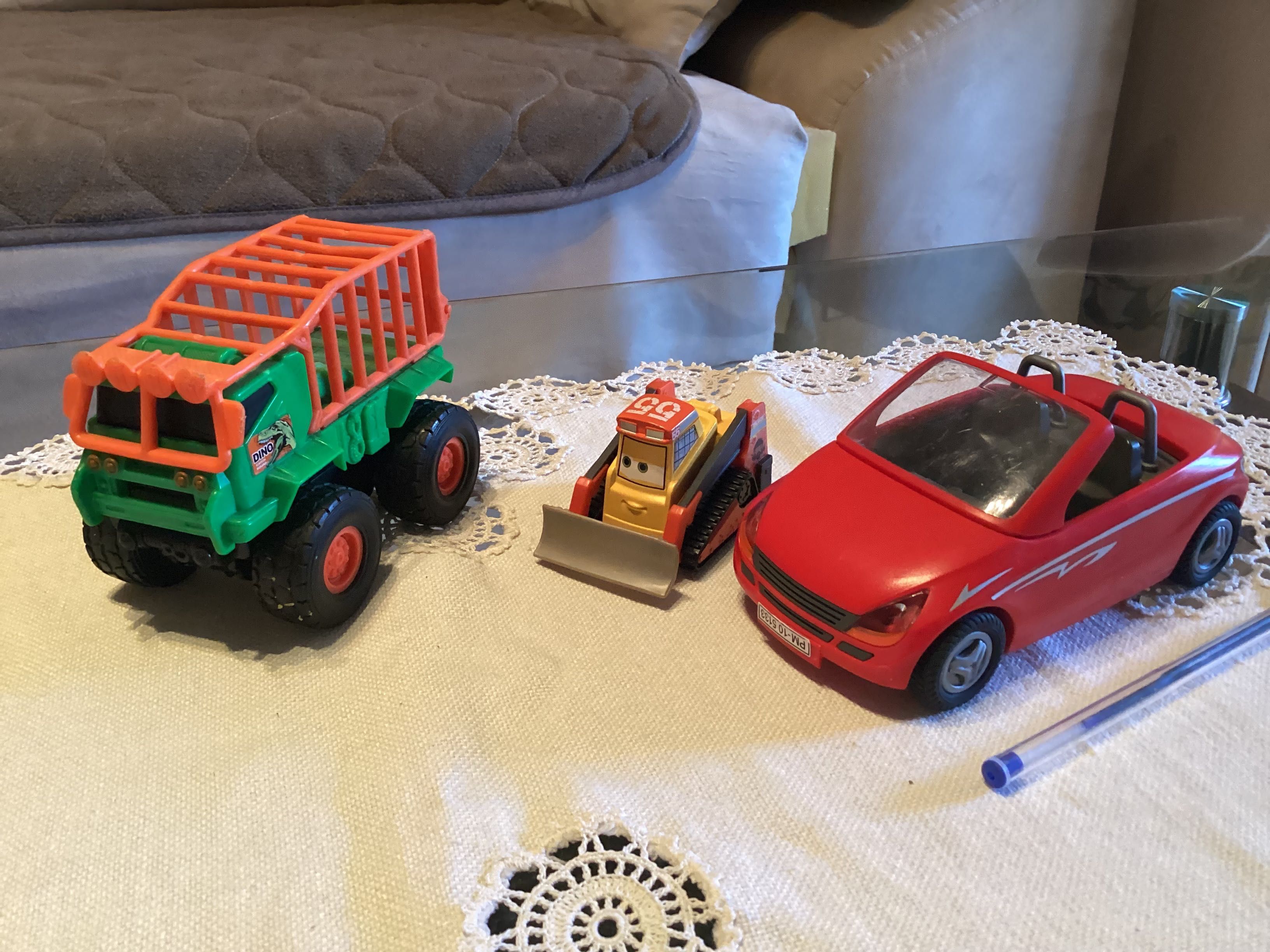 Playmobil и още в коли,Руски Матрьошки оригинални,комплект 5 бр нови