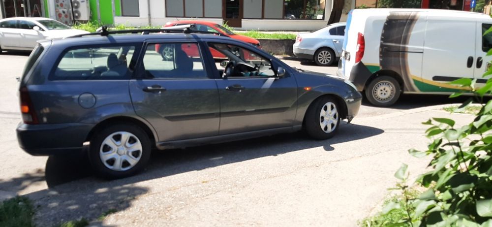 Vând ford focus 1.6