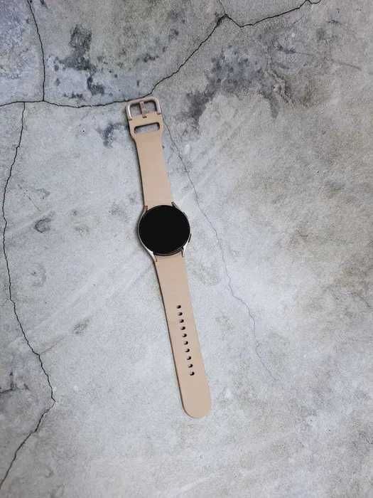 Samsung Galaxy Watch 4 40 мм (Актобе 414) лот 346938