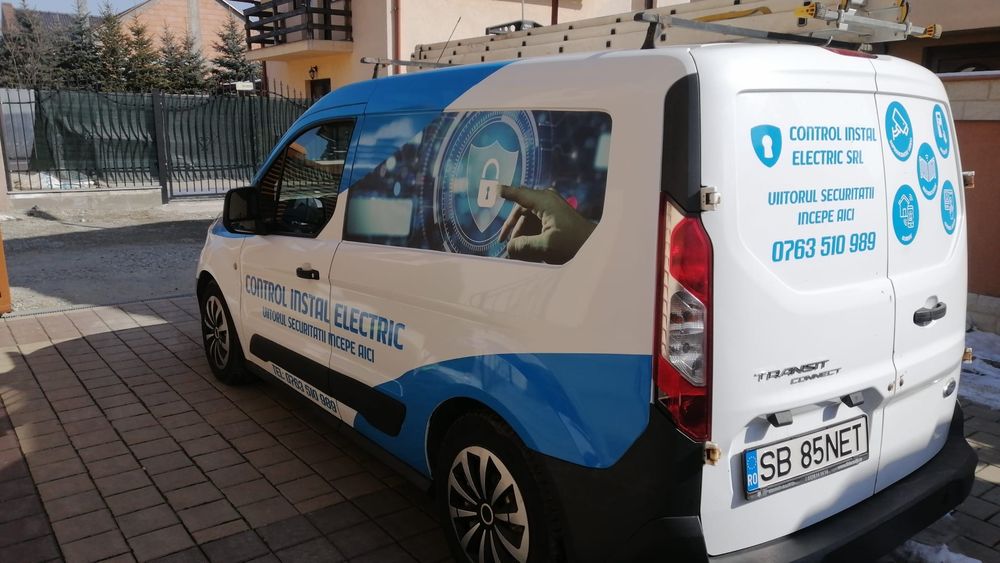 Vând Ford Transit Connect